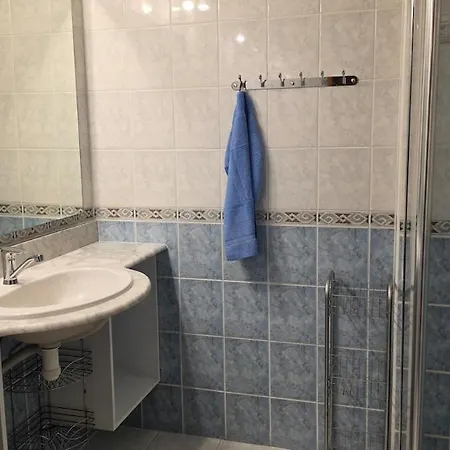 Large For 8, Balconie, Sauna, Free Parking Appartement *